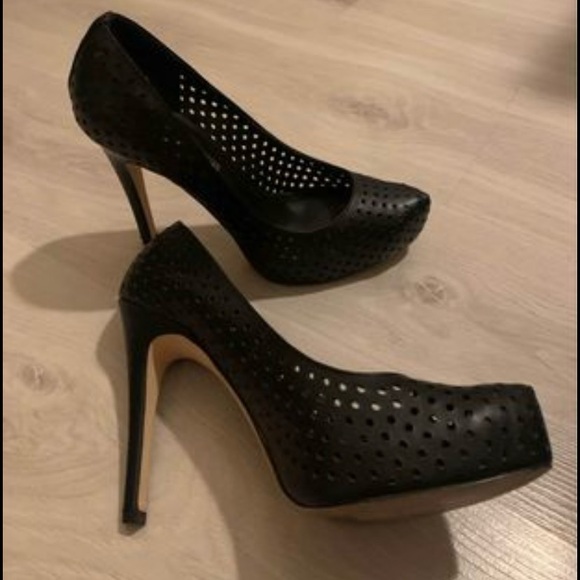 BCBG Platform Heels Black - size 37/6.5 - Picture 3 of 6